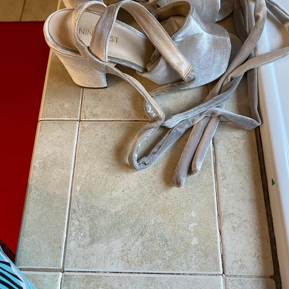 Nine West gray suede
